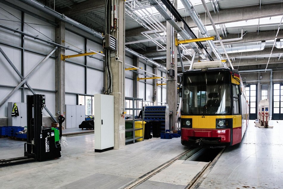 Zakład Techniki MPK Łódź na Helenówku od kulis