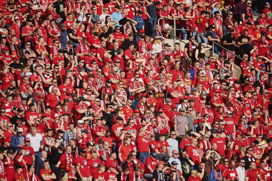 Kibice Widzewa Łódź na meczu z Koroną Kielce