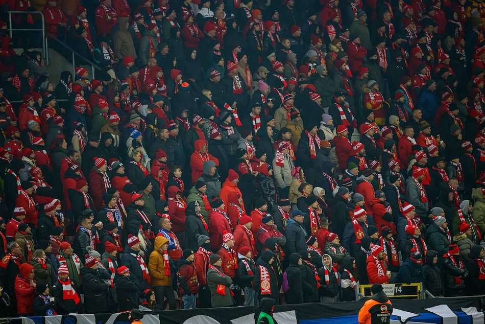 Łódź. Kibice na meczu Widzewa Łódź z Koroną Kielce