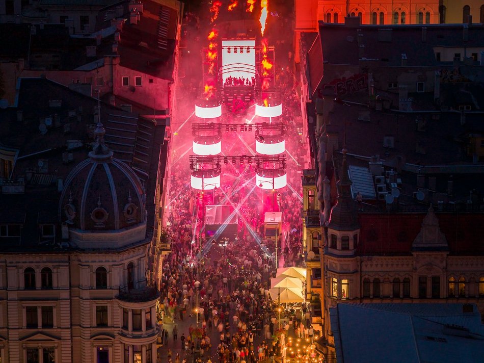 Łódź. To dopiero widok! Największy pochód w historii Parady Wolności w Łodzi z lotu ptaka!