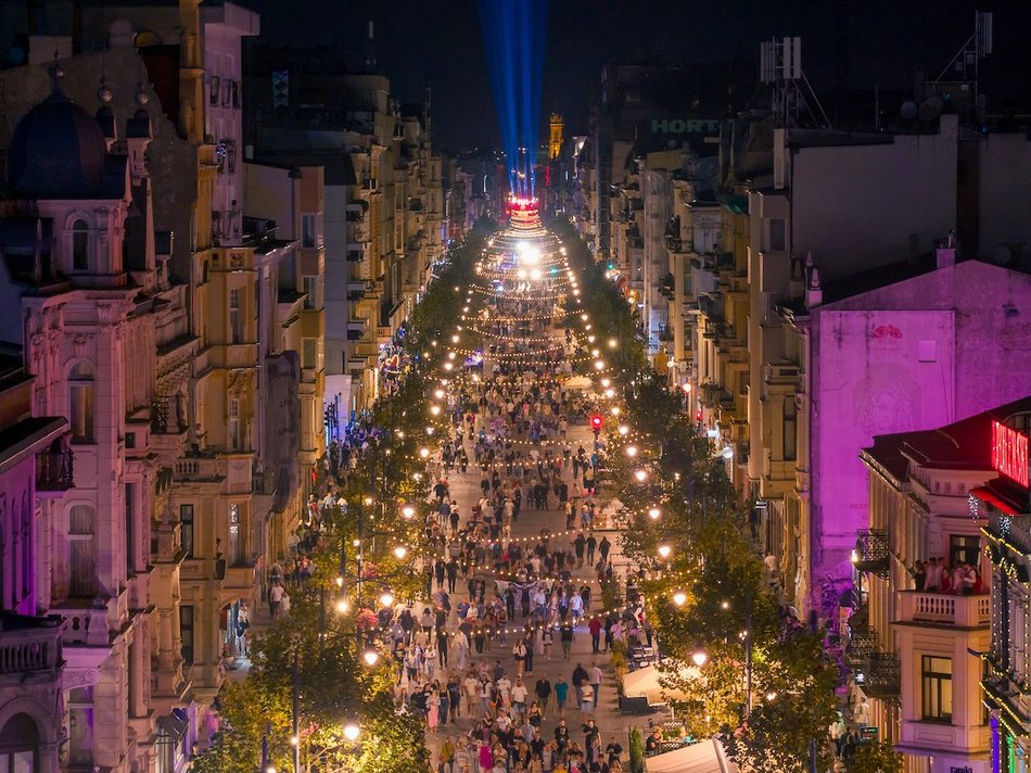 Łódź. To dopiero widok! Największy pochód w historii Parady Wolności w Łodzi z lotu ptaka!