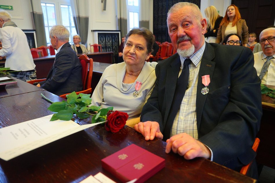 Łódź. Medale za długoletnie pożycie małżeńskie. Rekordziści są razem od 66 lat!