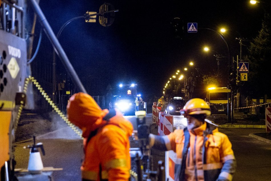 Łódź. Nocne prace w Nowosolnej