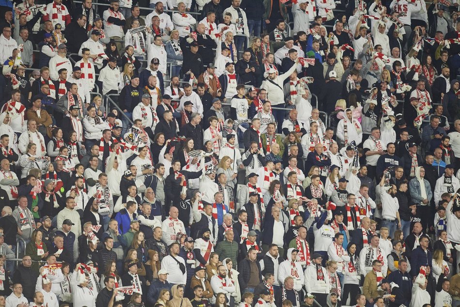 Kibice na meczu ŁKS Łódź - Wisła Kraków. Tłumy na trybunach