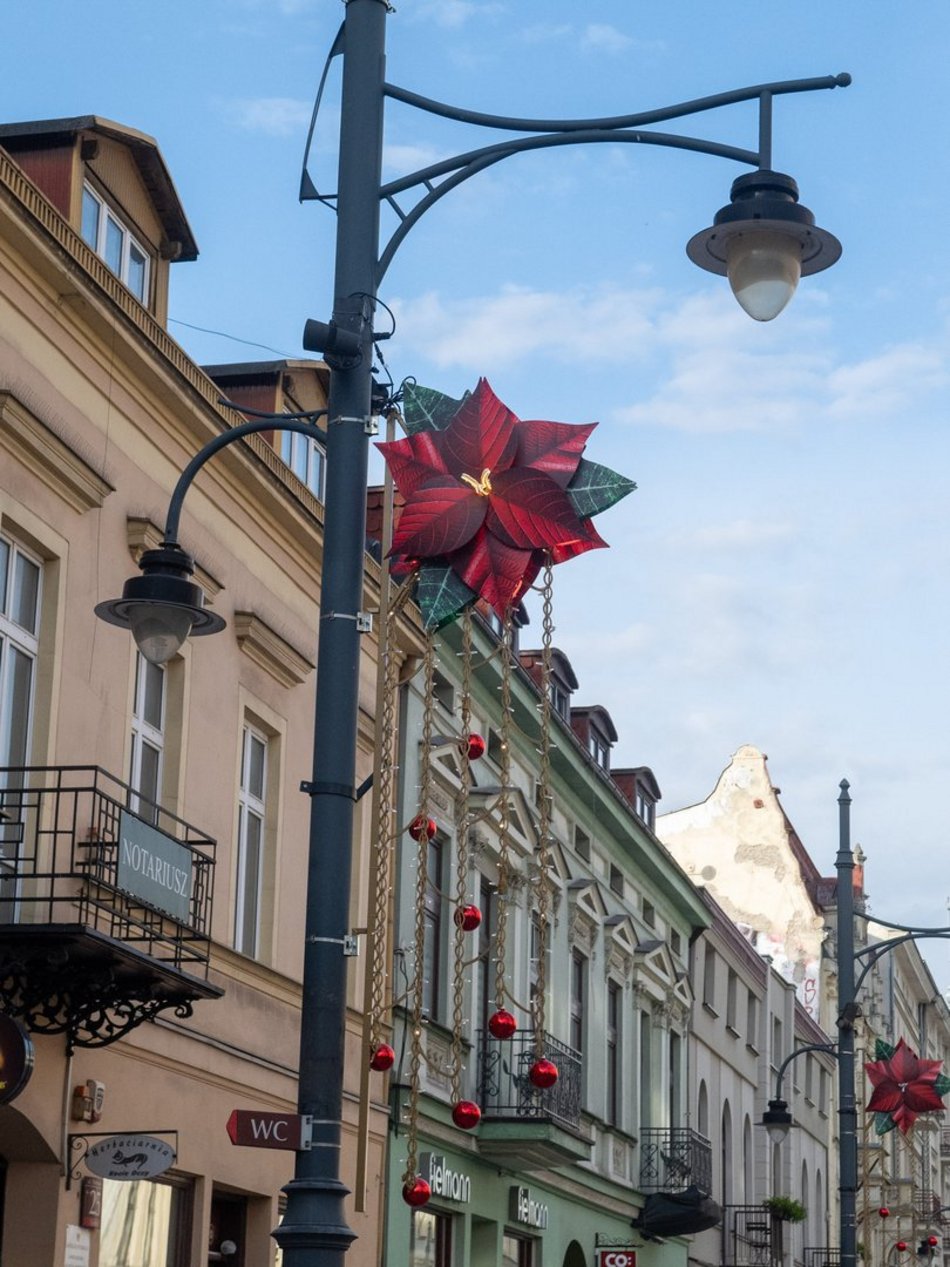 Łódź. Coraz bliżej Święta! Na Piotrkowskiej w Łodzi pojawiły się już pierwsze dekoracje