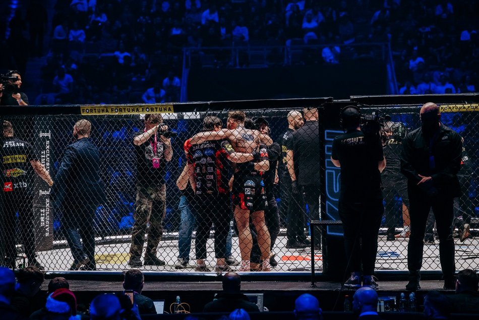 KSW w Atlas Arenie. Dwie emocjonujące walki mistrzowskie z zawodnikami z Łodzi