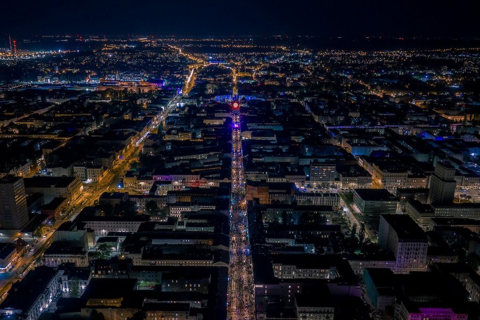 Łódź. Miliony świateł na Piotrkowskiej! Light Move Festival 2025 Łódź z lotu ptaka