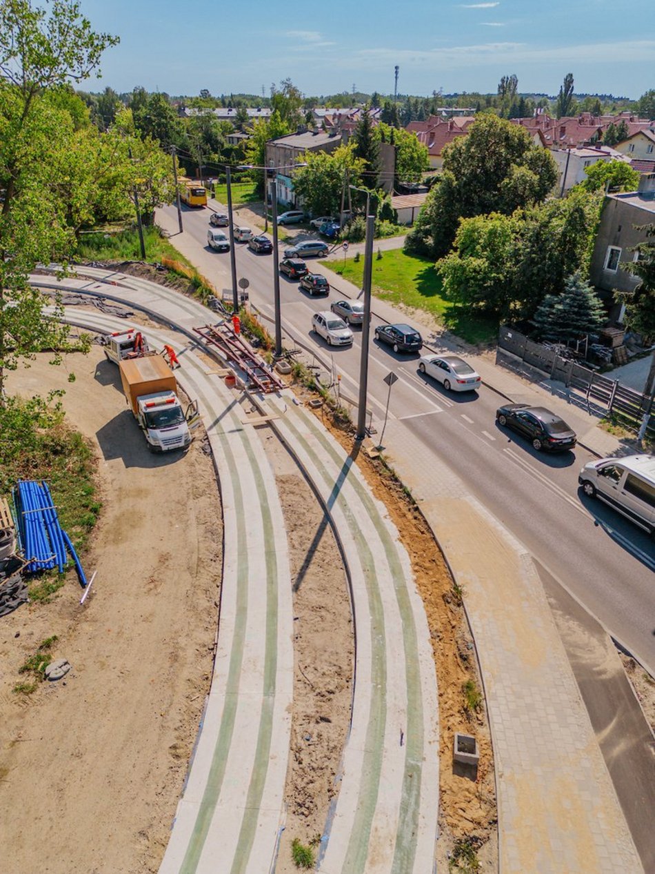 Łódź. Nowa krańcówka MPK Łódź przy Niższej w Łodzi. Widać już fundamenty i tory tramwajowe