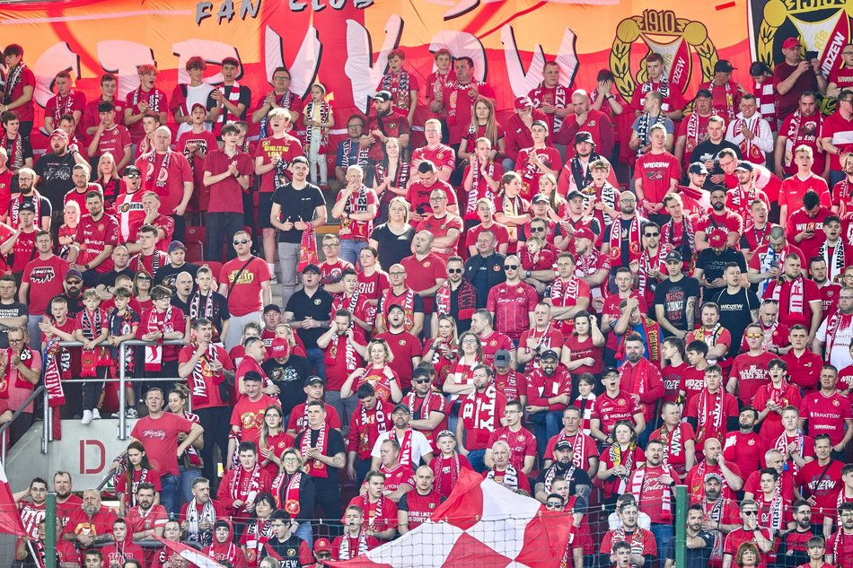 Kibice na meczu Widzewa Łódź
