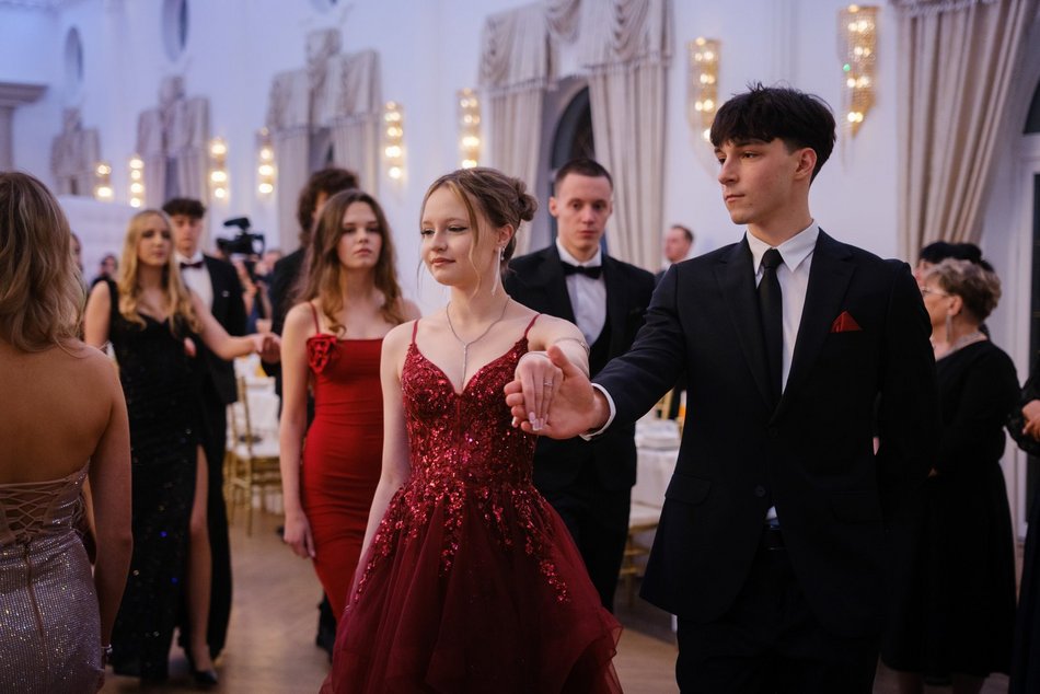 Studniówka XV w Łodzi. Niezapomniane chwile i piękne wspomnienia