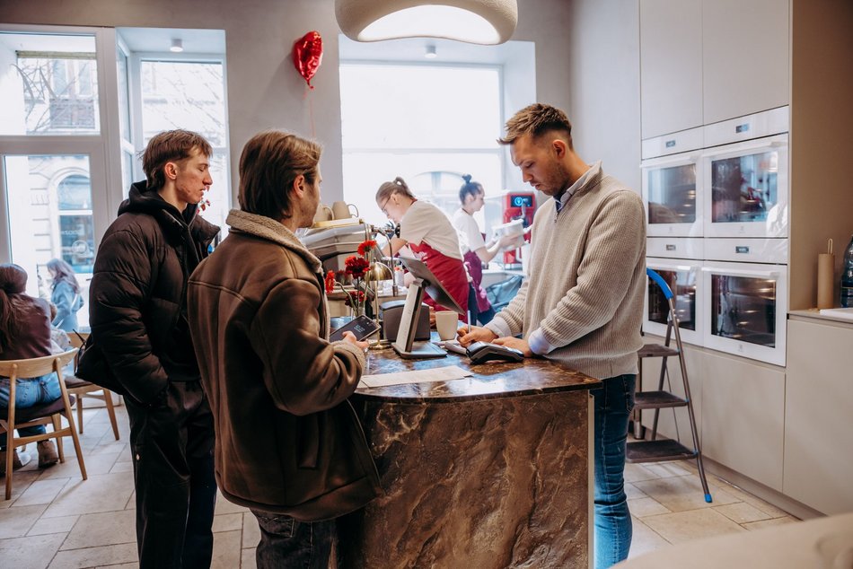 Nowa kawiarnia w Łodzi. Mama sernik i kruszonka to królestwo serników baskijskich