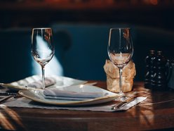 Łódź. Kolacja w ciemności