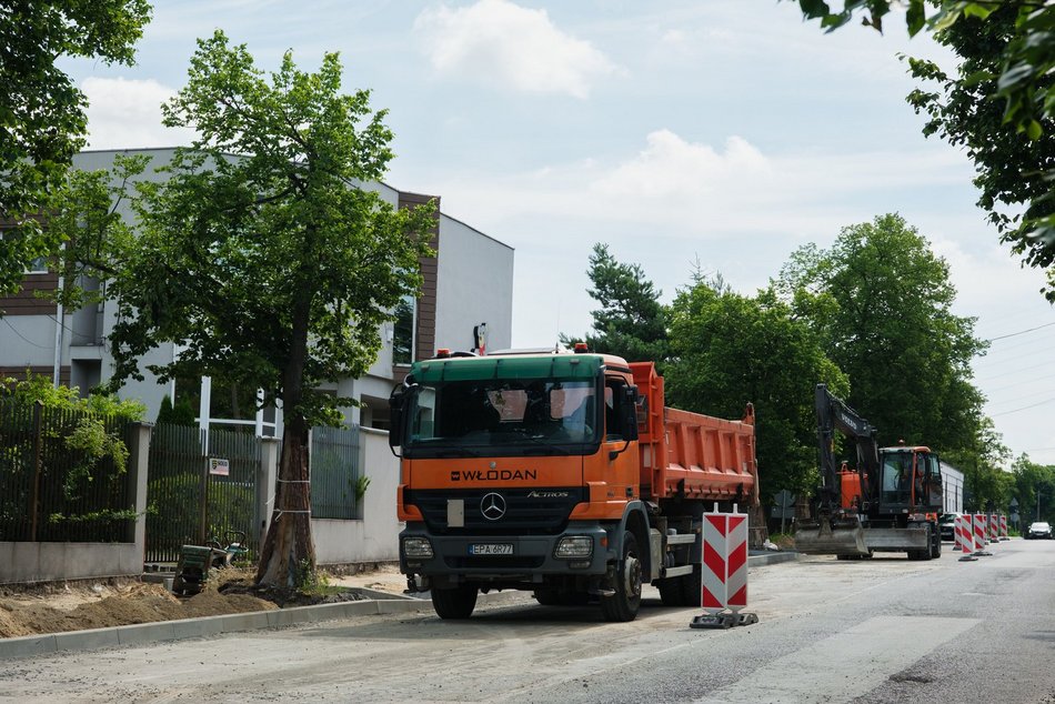 Łódź. Remont Dubois i Polarnej w Łodzi. Widać już nową jezdnię oraz chodniki