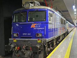 Łódź. Pociągi z Łodzi do Warszawy odwołane przez upały! Jak odzyskać pieniądze za bilet?