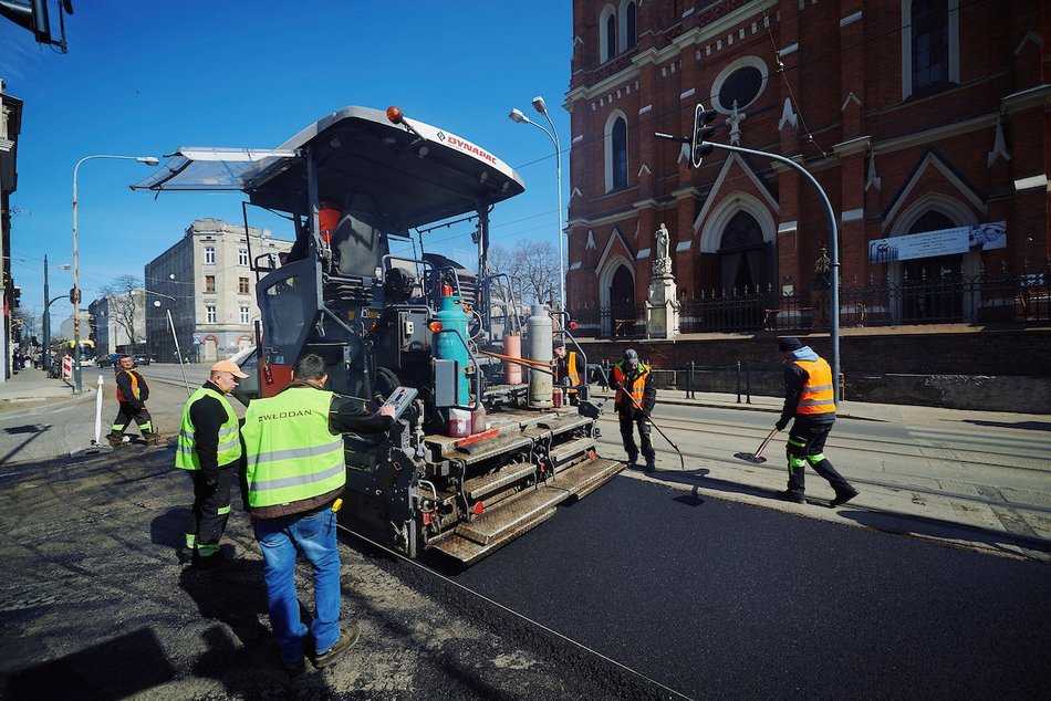 Łódź. Remont Lutomierskiej. Otworzą jezdnię w dwóch kierunkach przed Wielkanocą
