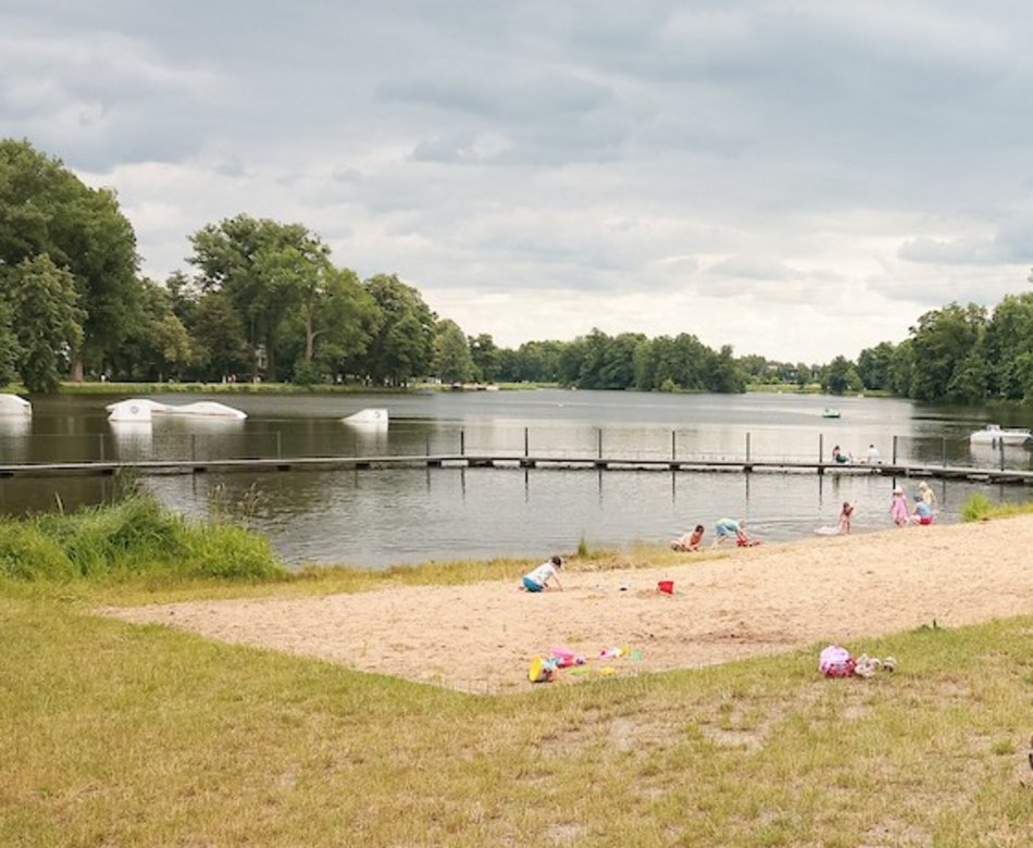 Łódź. Cisza i spokój na Stawach Stefańskiego w Łodzi. Idealne miejsce na niedzielne popołudnie