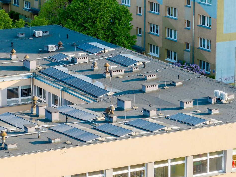 Łódź. Nowa fotowoltaika pojawiła się na przychodniach na Polesiu. To aż 4 adresy