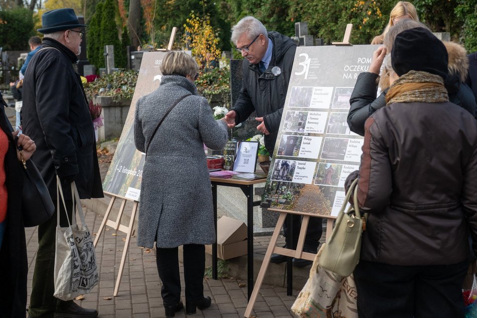 Trwa kwesta na Starym Cmentarzu w Łodzi. Przyjdź i dorzuć cegiełkę na odnowę zabytków