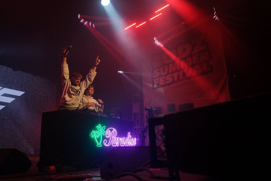 Didżeje rozgrzewają publiczność Łódź Summer Festival 2025. Muzyczne sety między koncertami