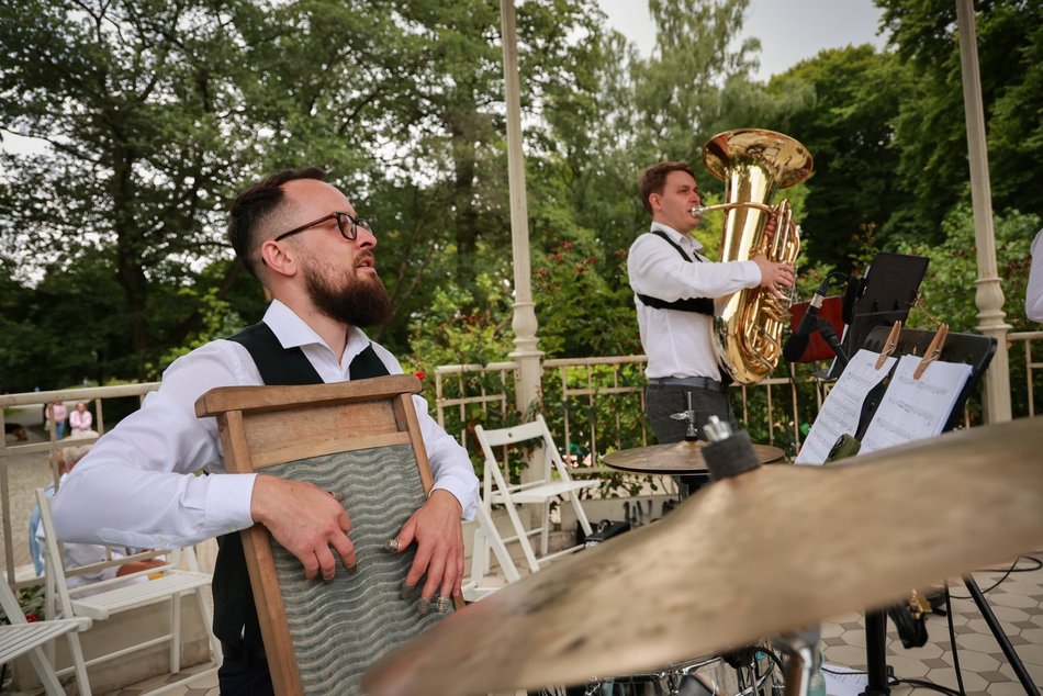 Łódź. Letnie Koncerty w Altanie. Filmowa muzyka w interpretacji zespołu Tripper Stompers