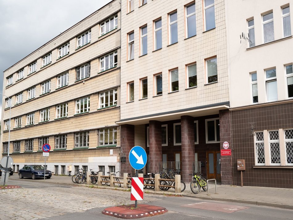 Łódź. XII Liceum Ogólnokształcące w Łodzi (ul. Anstadta 7)