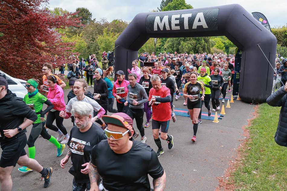 Łódź. Botaniczna Piątka. Setki łodzian pobiegły w Ogrodzie Botanicznym w Łodzi