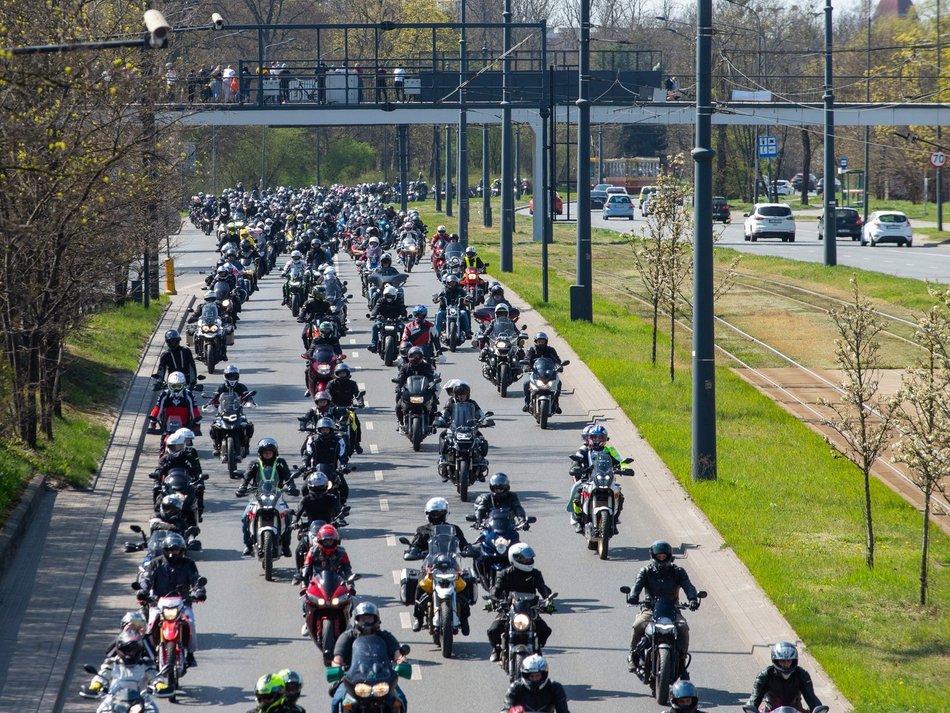 Łódź. Motocyklowe otwarcie sezonu w Łodzi. Parada przejedzie przez centrum miasta!