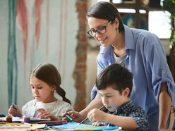 Łódź. Nauczycielka plastyki