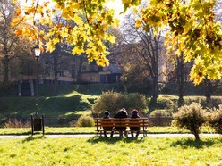 Łódź. Park Helenów w Łodzi w jesiennej odsłonie. Spacer w tym miejscu to czysta przyjemność