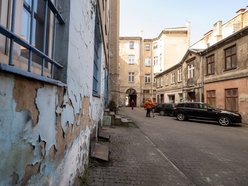 Łódź. Nowe artystyczne podwórko przy Piotrkowskiej. Strzemiński inspiracją dla detali