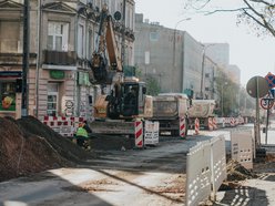 Remont Przędzalnianej w Łodzi nabrał tempa. Zerwali już połowę jezdni