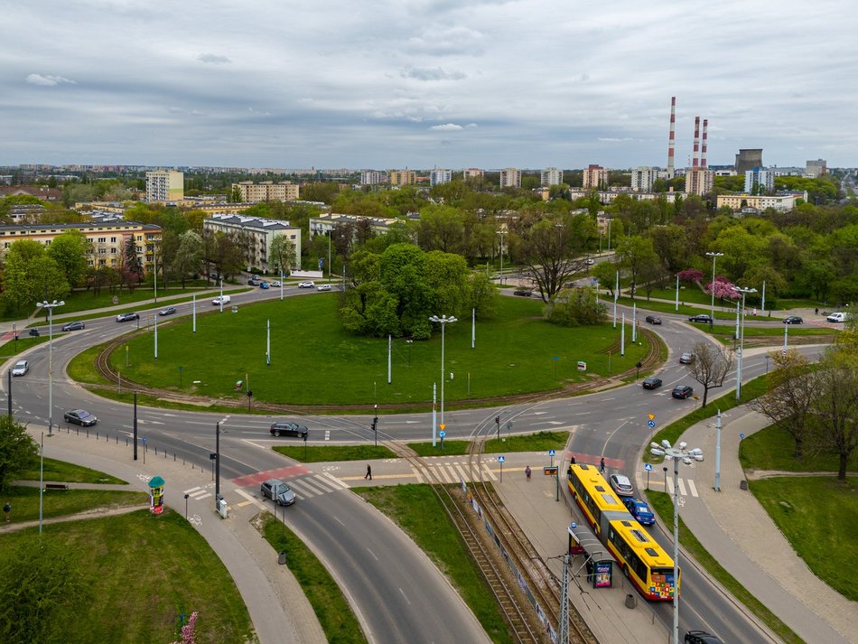 Łódź. Węzły przesiadkowe w Łodzi. MPK Łódź, pociągiem, a może rowerem miejskim? Podróżuj jak ci wygodnie!