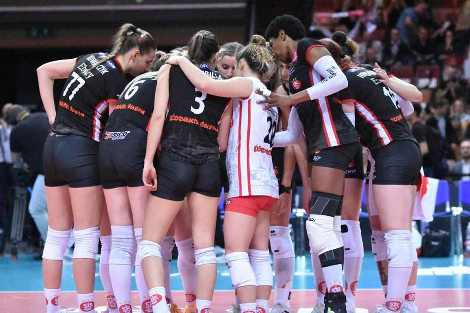 ŁKS Commercecon Łódź wraca na zwycięską ścieżkę. Beniaminek ograny w trzech setach