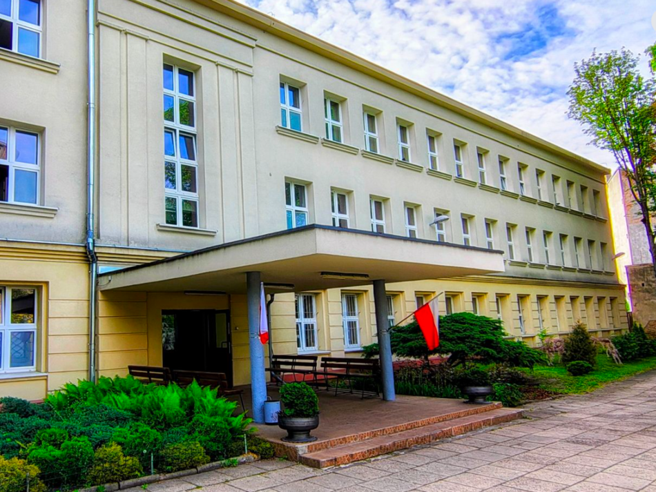 Łódź. Technikum nr 9 (ZSP nr 9 im. KEN) w Łodzi