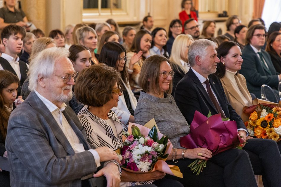 Łódź. Stypendia dla wybitnych uczniów z Łodzi i regionu przyznane. Nagrodzeni także nauczyciele