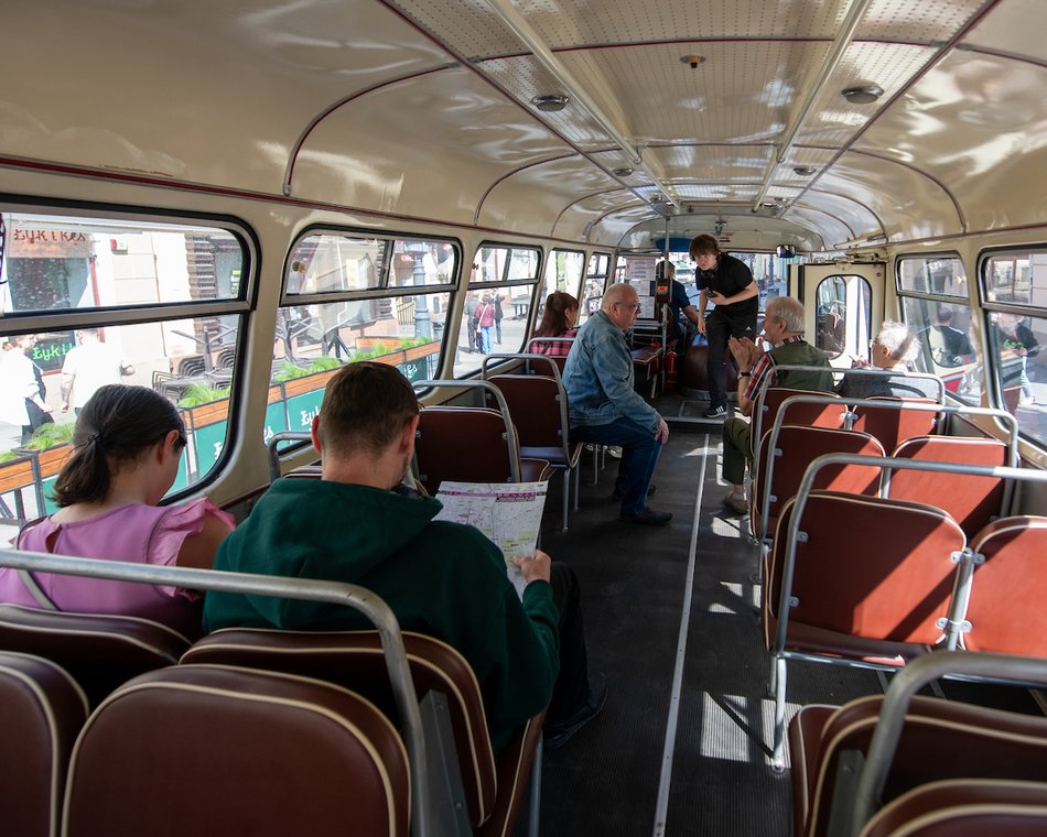 Łódź. Łódzkie Linie Turystyczne rozpoczęły sezon! Zwiedzaj Łódź zabytkowym tramwajem lub autobusem