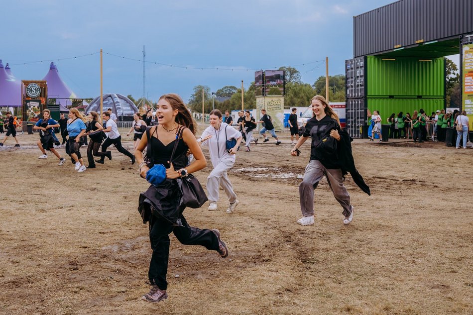 Deszcz im niestraszny! Pierwsi festiwalowicze rozpoczęli trzeci dzień Łódź Summer Festival 2025!