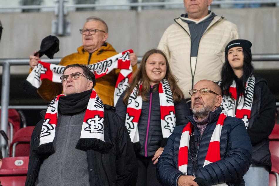 Kibice na meczu ŁKS Łódź z Puszczą Niepołomice. Byłeś/aś? Odszukaj się w galerii