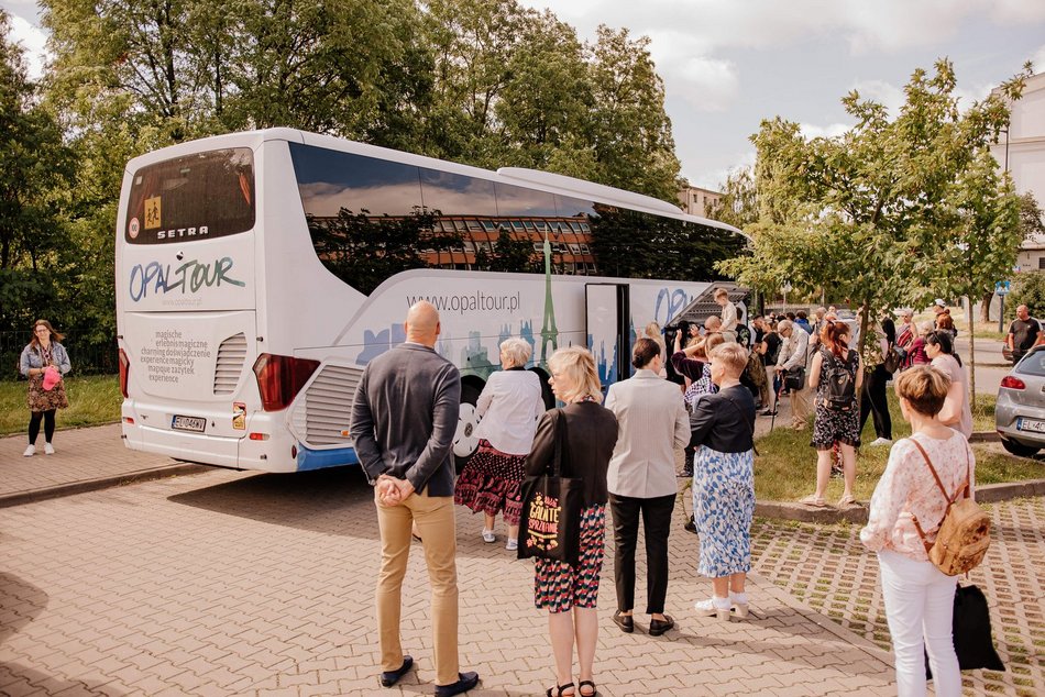 Dzieci z Łodzi wyjechały na kolonie do Grotnik. Pierwszy turnus rozpoczęty!