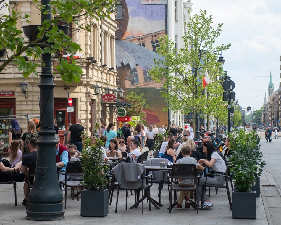 Łódź. Majówka 2025 na Piotrkowskiej w Łodzi. Tak łodzianie i turyści spędzają wolne chwile!
