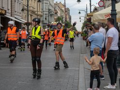 Łódź. Nightskating Łódź za nami. Rolkarze znów opanowali Piotrkowską