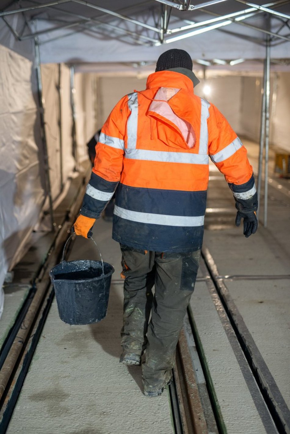 Remont ul. Legionów w Łodzi - prace prowadzone po zmroku