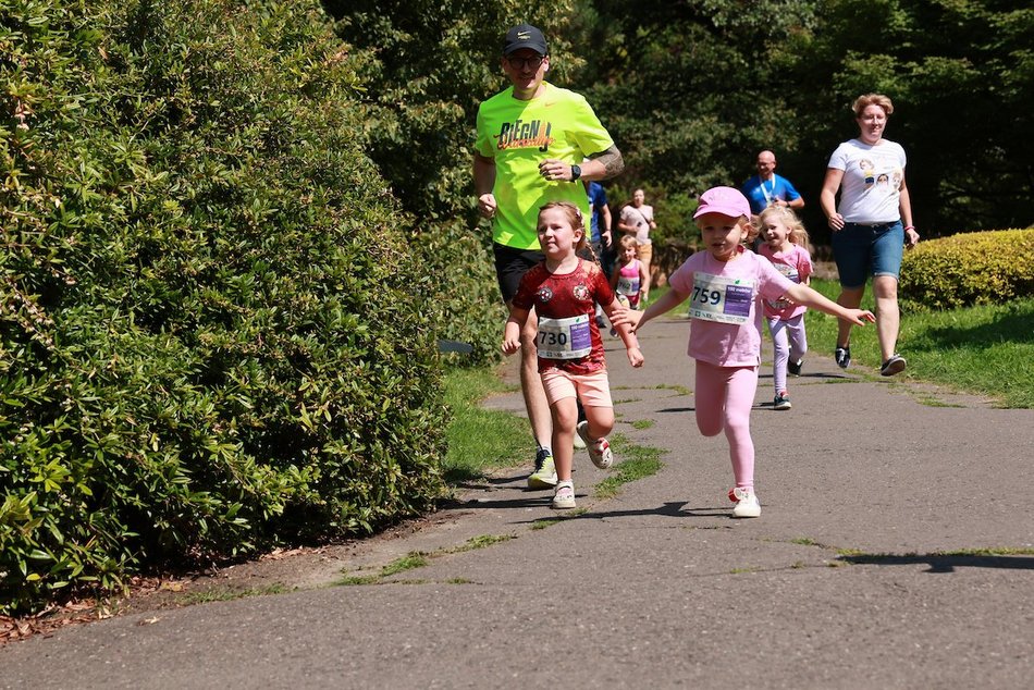 Łódź. Botaniczna Piątka w Ogrodzie Botanicznym w Łodzi. Biegowe emocje i pozytywna energia