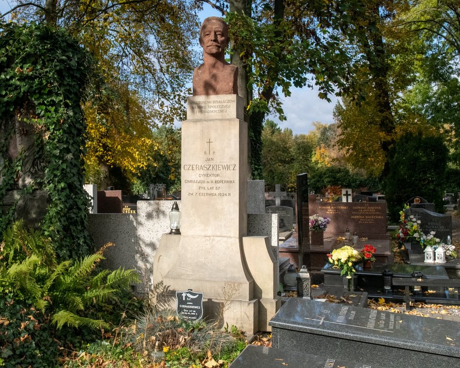 Stary Cmentarz w Łodzi pełen tajemnic. 10 nagrobków, których historię musisz poznać!