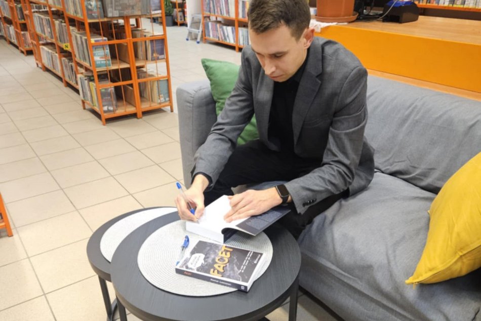 Kryminalna zagadka na Radogoszczu. Znajdź rozwiązanie w „Skoliozie" Konrada Laskowskiego