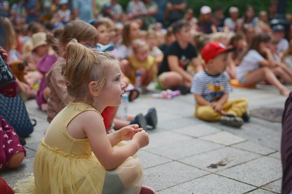 Łódź. Baśniowa Piotrkowska w Łodzi. Teatr Barnaby zapewnił dobrą zabawę całej rodzinie!