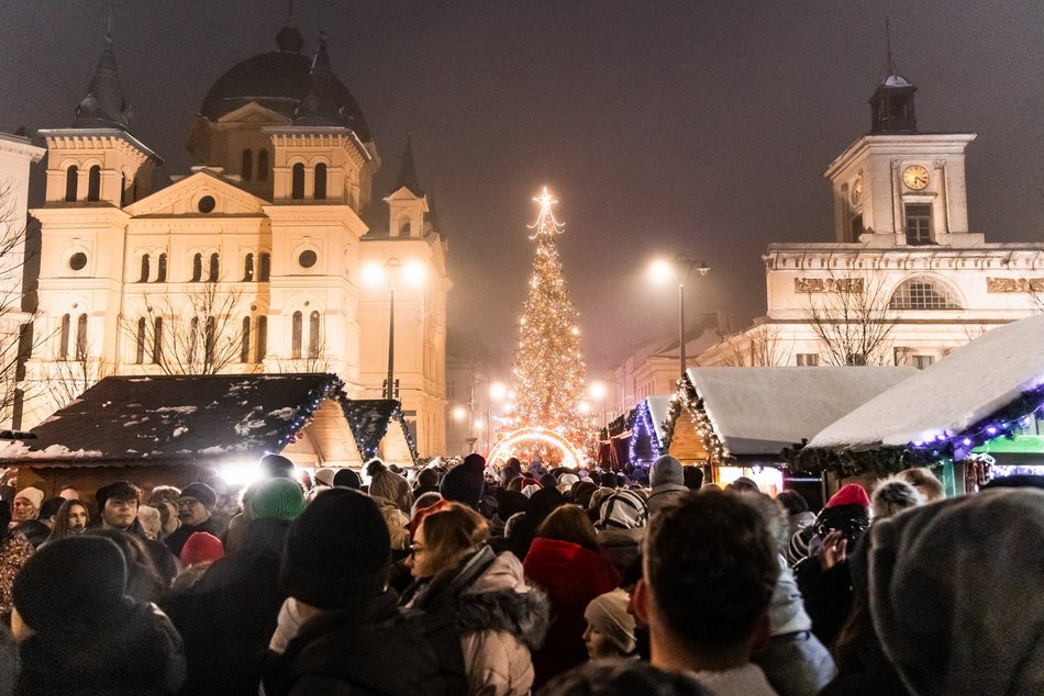 Tłumy na otwarciu Jarmarku Bożonarodzeniowego w Łodzi. Byłeś/aś? Znajdź się na zdjęciach!