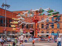 Łódź. Majówka w Manufakturze w Łodzi. Włoski jarmark, festiwal karuzel i wiele więcej