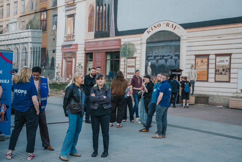 Łódź. Namiot Pełen Wsparcia w Pasażu Schillera już działa! Specjaliści pomagają potrzebującym