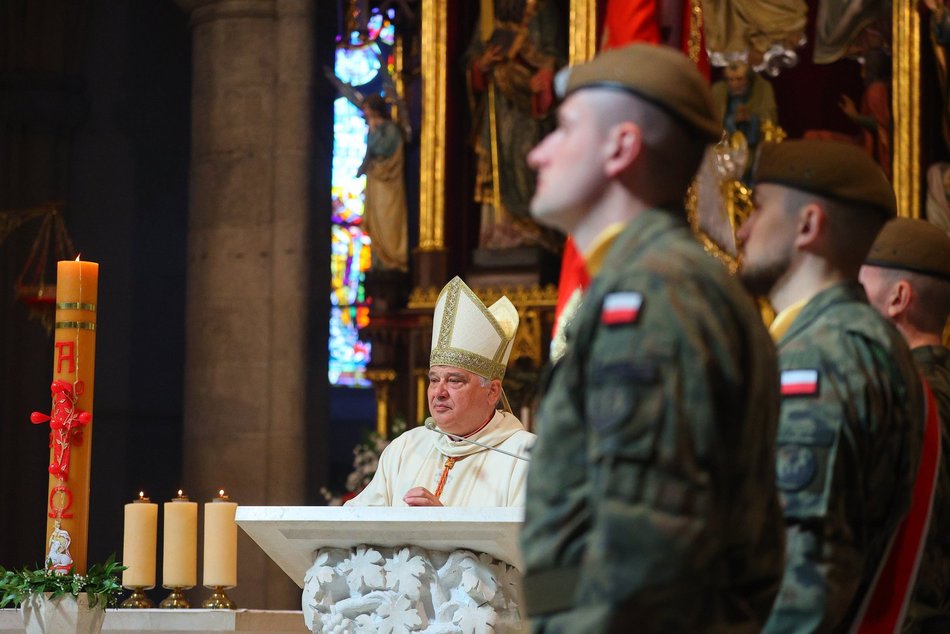 Łódź. Święto Konstytucji 3 Maja. Tak wyglądały obchody pod Katedrą w Łodzi